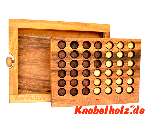 Strategiespiel vier Gewinnta als Holzspiel Version mit Chips aus Holz