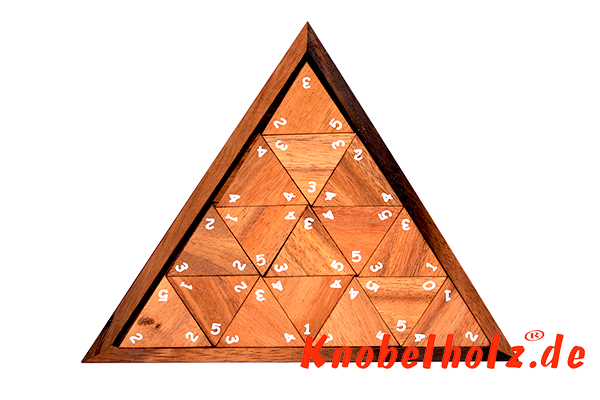Triomino Triangle das Dreiecks Domino mit Zahlen spielen und rechnen lernen mit Kindern ...schön aufgepasst jetzt müssen immer 2 zahlen pro Seite zueinander passen.