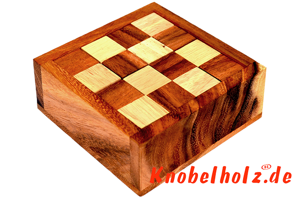 LT Chess 2 Level Fit Puzzle aus Holz, Denkspiel, IQ Game, Knobelholz mit Maßen 12,2 x 12,2 x 4,1 cm, monkey pod puzzle