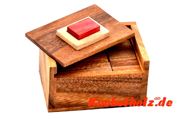 Red cube 2 wooden puzzle hide red block aus holz knobelspiel in den Maßen 11,5 x 8,0 x 6,8 cm samanea wooden brain teaser
