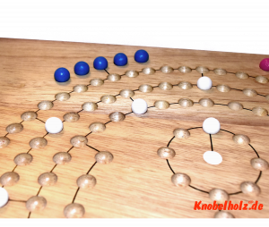 BBarricade Blockade rund für 6 Spieler, ein Würfelspiel mit Kugeln aus Holz zum Klappbrett für die ganze Familie mit den Maßen 39,0 x 39,0 x 3,5 cm , barricade wooden game board round samanea