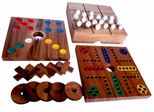 Pig Hole Schweinchenspiel, Pig Hole, Tic Tac Toe und Ludo, Ludjamgo 6 und nach Haus Familienspiele in einer Spielebox in den Maßen 18,0 x 18,0 x 5,5 cm, big hole samanea wooden game