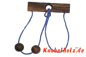 String Puzzle Romeo und Julia das Schnurpuzzle oder Stringpuzzle beide Kugeln sollen sich auf einer Seite treffen